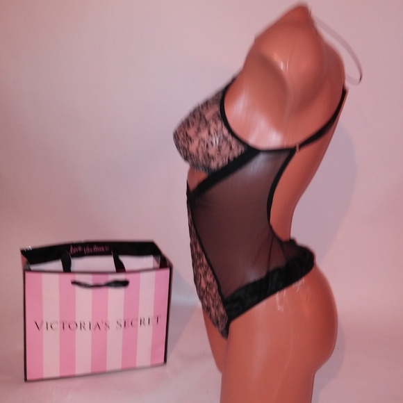 Victoria Secret Lingerie - Picture 7 of 8